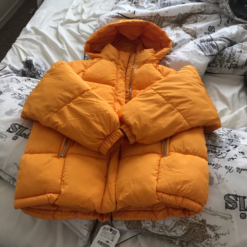 Zara puffer pumkin